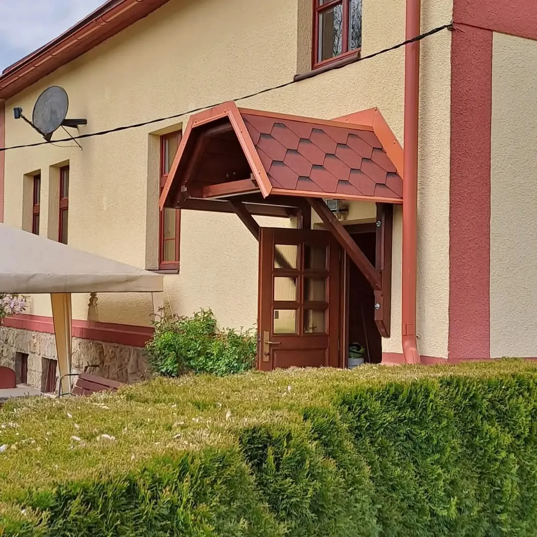 Stříška nad dveře